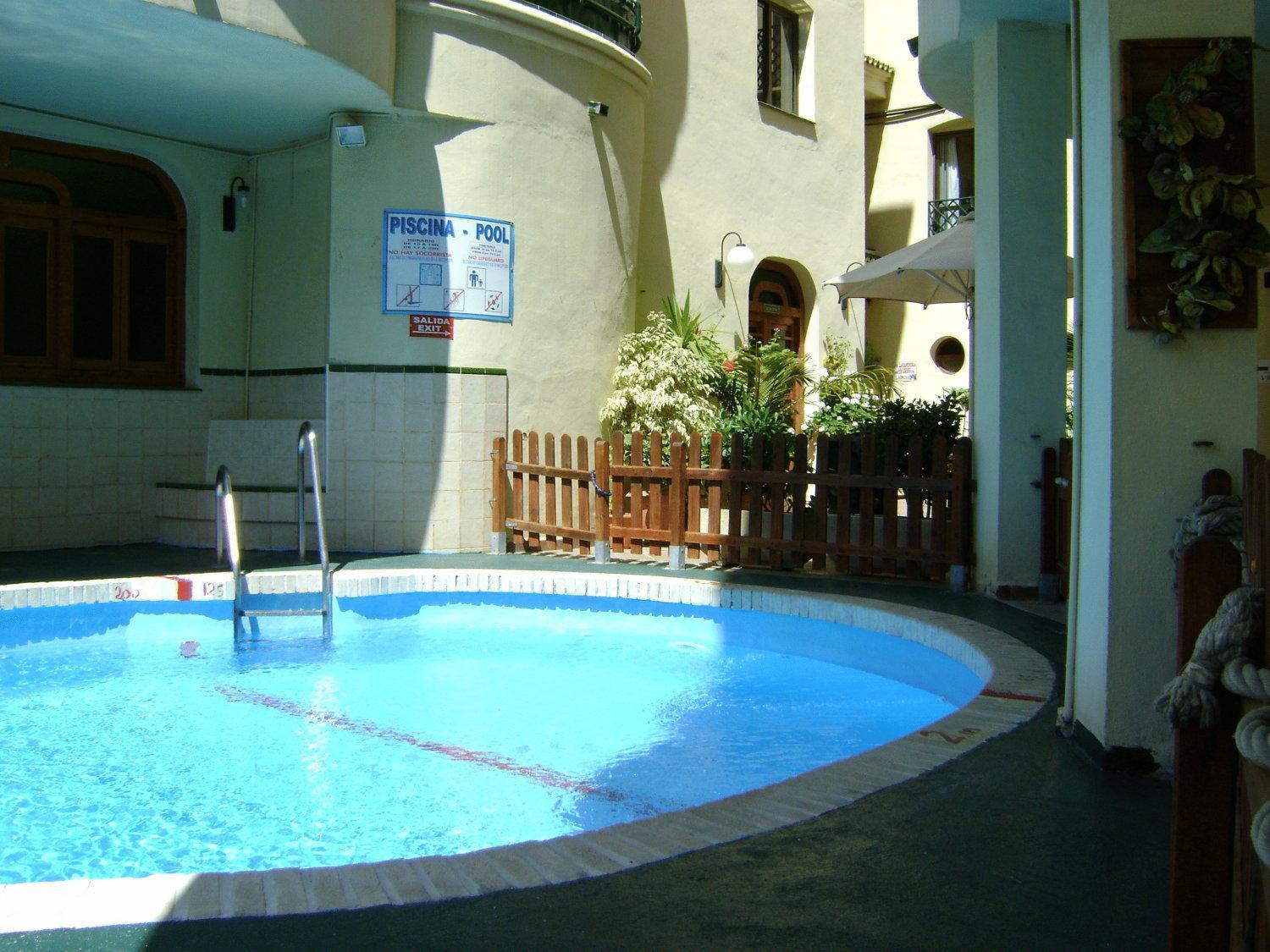 Apartamentos Mediterraneo Nerja Luaran gambar