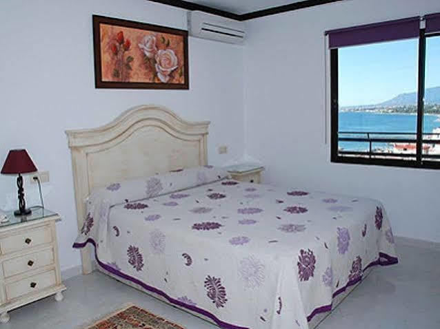 Apartamentos Mediterraneo Nerja Luaran gambar