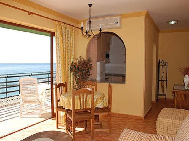 Apartamentos Mediterraneo Nerja Luaran gambar