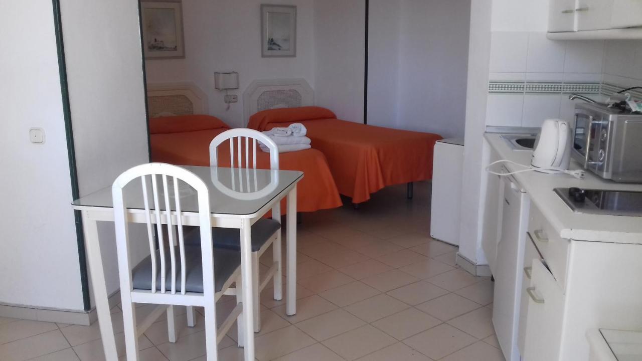 Apartamentos Mediterraneo Nerja Luaran gambar