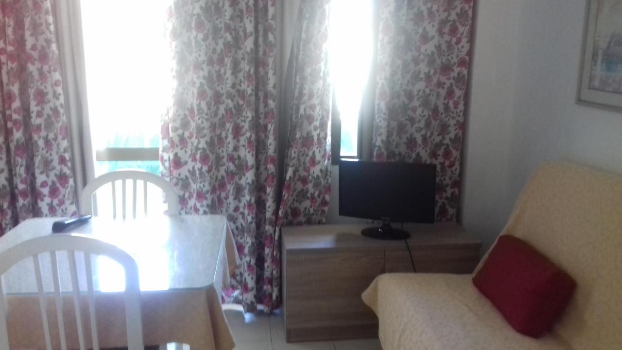 Apartamentos Mediterraneo Nerja Luaran gambar