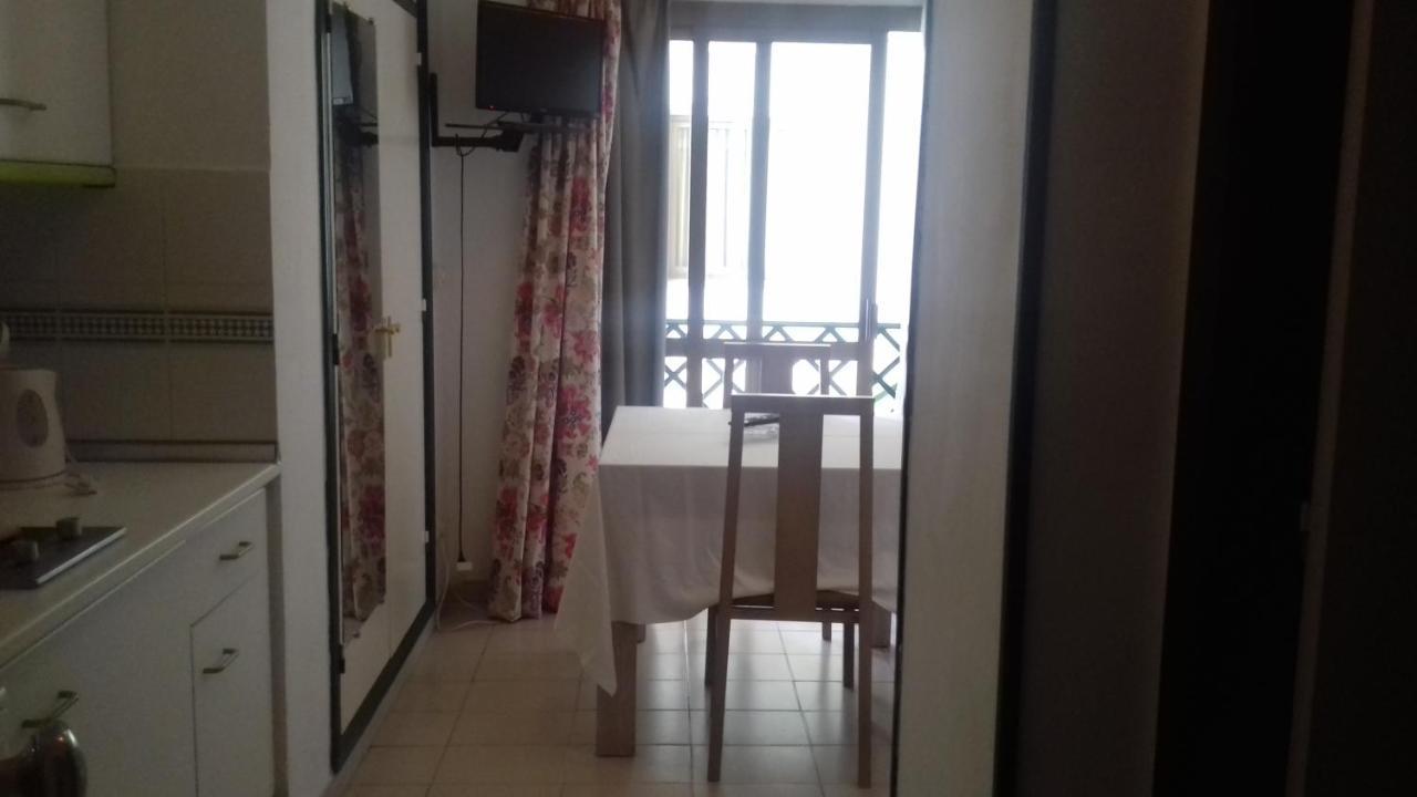 Apartamentos Mediterraneo Nerja Luaran gambar